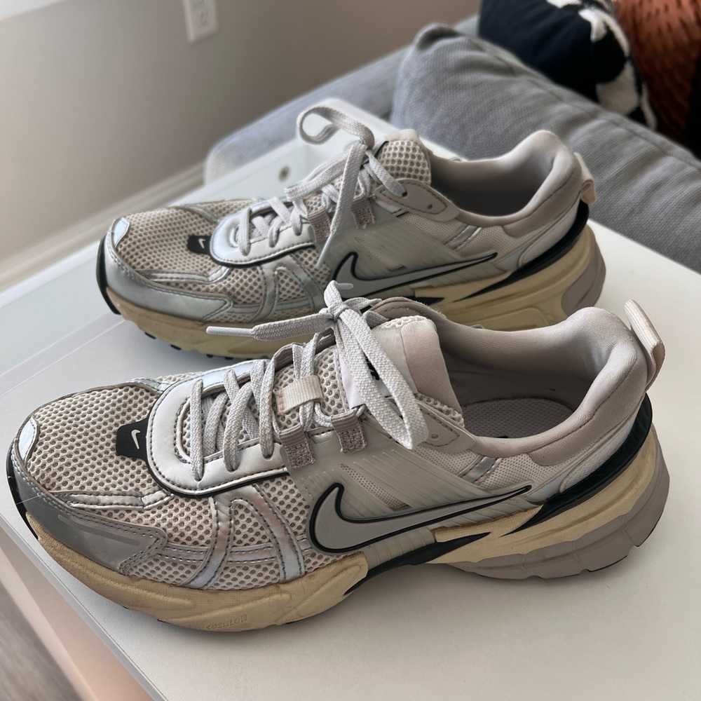 Nike v2k run